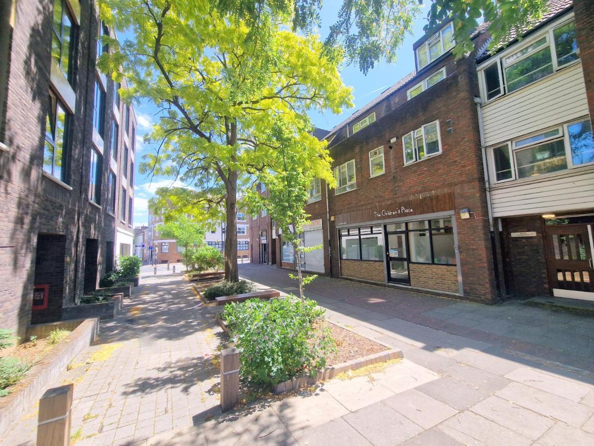 Апартаменты Flat In Battersea, 5 Minutes From Clapham Junction Station Лондон Экстерьер фото